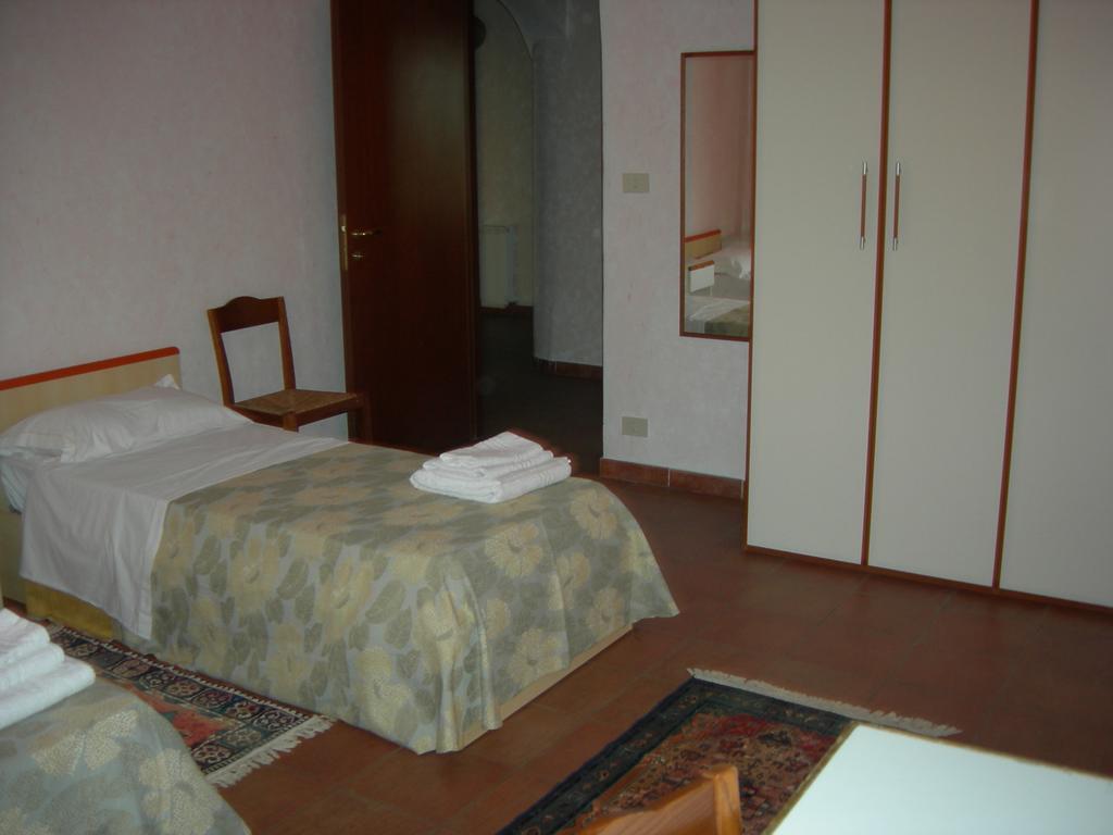 Vacanze Deaf Roma Cameră foto